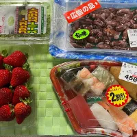 水泳からの帰りで、しんど過ぎ🏊🏻‍♀️安いのをGETして食べまーす❣️豚ヘレの甘辛煮が残ってたのに、旦那さんが全部シャンパンと一緒に食べてしまってた😵残すって事を知らんのか否😤あたしゃ仕方なくまぁたくさん食べてますので。これを食べます。旬の物は美味しい❣️|tamemitiさん