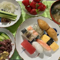 少し手を加えていただきまーす‼️残り野菜でお味噌汁を、今お気に入りのネギ味噌と酢玉ねぎ。今日もいい感じです♪|tamemitiさん