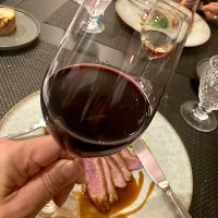 今日の晩ご飯@「Le detour」さん⑩  ４種のワイン飲み比べセット4杯目　赤ワイン　鴨によく合うコートデュローヌ| なびさん