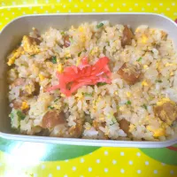 mamedaifukuさんの料理 タッパー一つでレンチン炒飯|みよぱさん
