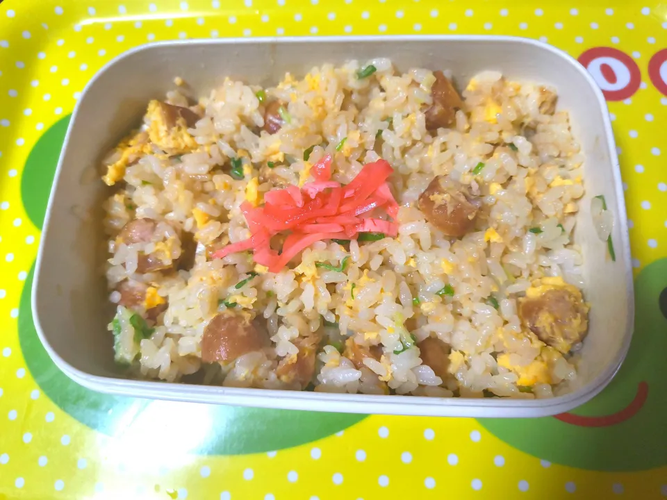 mamedaifukuさんの料理 タッパー一つでレンチン炒飯|みよぱさん