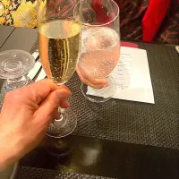 ３月６日のディナー＠「Le detour」さん　まずはなびとかんぱーい🥂