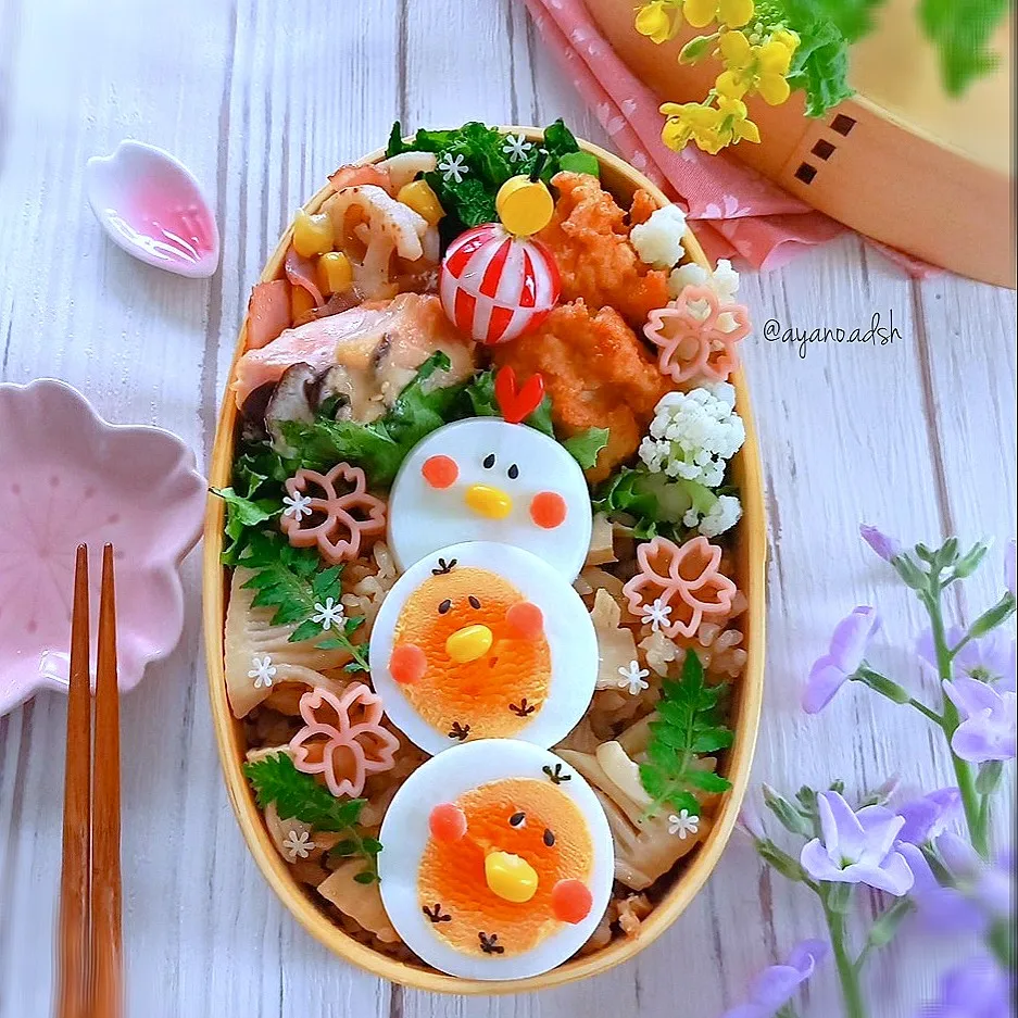筍ご飯に🐔🐤たまごのっけ🌸|ayano.adshさん