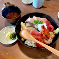 本日の海鮮丼（上）| T. Wonderさん