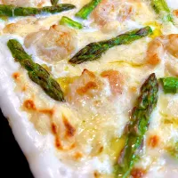 海老とアスパラのクリームグラタン🦐|acochanceさん