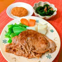 ☆豚ロース肉しょうが焼き　☆おからコロッケ　☆ブロッコリーおかか和え|chikakoさん