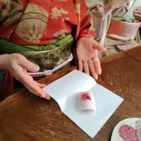 椿茶席＠揚輝荘の和菓子は味噌󠄀餡の桜餅