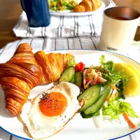 サファリのクロワッサンで朝食🥐幸せ💛