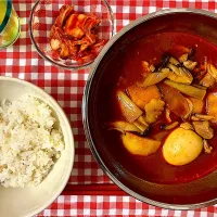 タットリタン　韓国風甘辛鶏鍋🍲|リヒトさん