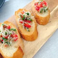 しらすトマト大葉のブルスケッタ|あゆみ│ハレシピさん