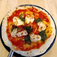 今日の昼ご飯@「WASHAGANBHI 田原店」さん④  メインは2人ともピザをとることにして、1枚はマルガリータを、| なびさん