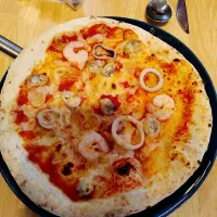 今日の昼ご飯@「WASHAGANBHI 田原店」さん⑤ もう1枚はシーフードピザにして、半分ずつシェアすることにしました。