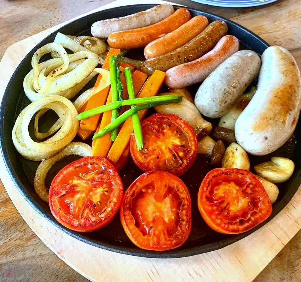 Sizzling Assorted Sausages Platter for Brunch 🤤|An'leeさん