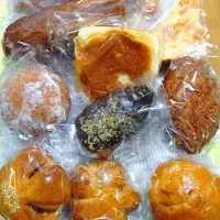マルシェで買ってきた大量のパン|はるみさん
