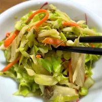 キャベツとにんじんのエスニックサラダ|morimi32さん