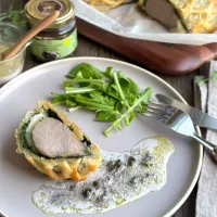 豚ヒレコンフィのパイ包み　トリュフタプナードソース|ゆーこどんさん