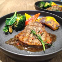 牛ヒレステーキ|古尾谷りかこさん