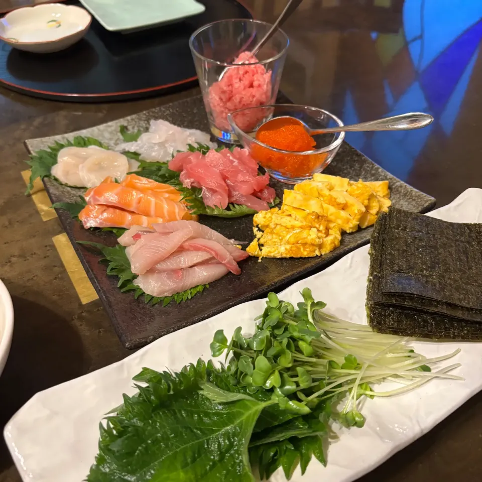 手巻き寿司に貝割れを💕|かっちゃん杉さん