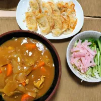 🌛*゜カレーうどん / パリパリポテト / サラダ| Ayakaさん