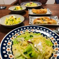 自家製キャベツのペペロンチーノスパゲッティ、ブロッコリーとゆで卵のサラダ|タロッカ主夫見習いさん