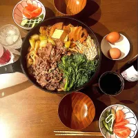 ３月８日の晩御飯　私が明日帰っちゃうので、なびがすき焼きを作ってフェアウェルディナーをしてくれました。