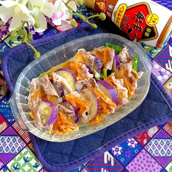 Snapdishの人気料理写真:豚肉と野菜のレンジ蒸し✨