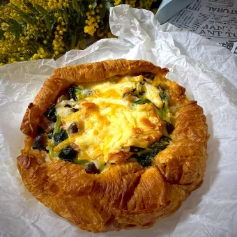 Snapdishの人気料理写真:クロワッサン🥐でキッシュ✨