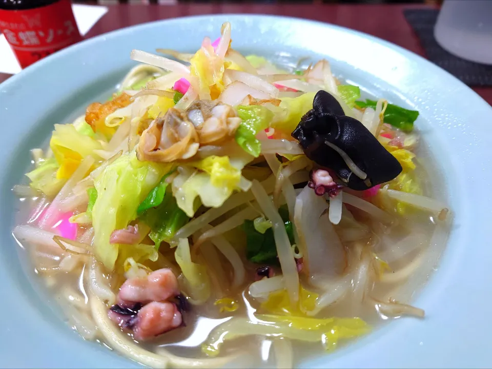 【1971年創業】 
中国料理 長崎飯店 高田馬場店 
ちゃんぽん (ランチ価格、1,100円)
@高田馬場1分
26064
〈醤33塩13噌󠄀5タ2出4F2冷0チ2混1つ0担1沖1〉|大脇さん