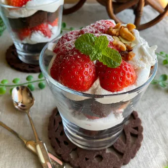 Snapdishの人気料理写真:グラス☆スコップケーキ