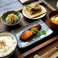 ブリの照り焼き、じゃがいもとさつまいものガレット、もやしときゅうりのナムル、味噌汁、ご飯|caoさん
