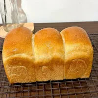 お久しぶりの全粒粉とはちみつ入り食パン🍞|やっちさん