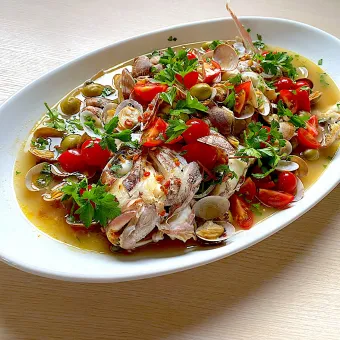 Snapdishの人気料理写真:鹿児島産桜鯛でアクアパッツァ