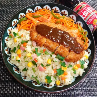 Snapdishの人気料理写真:ボリューム満点トルコライスでムスコの置きランチ