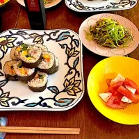 晩ごはん♯太巻き♯カプレーゼ|小松菜さん