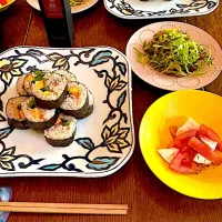 晩ごはん♯太巻き♯カプレーゼ|小松菜さん