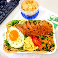 🍱🐂 ステーキ弁当 🐂🍱|TakeBooさん