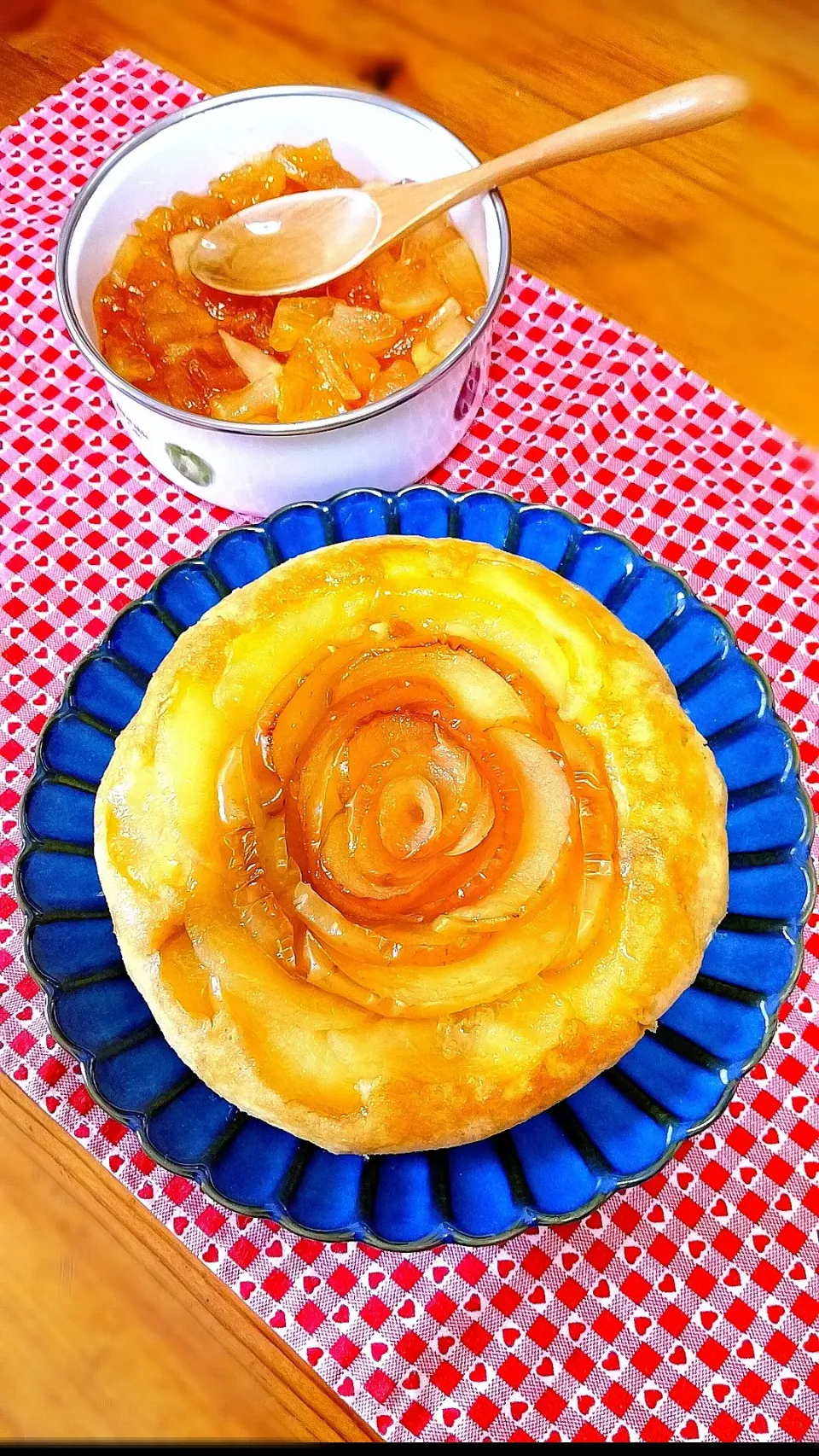 りんごケーキ🍎とリンゴジャム🍯|まゆめろさん