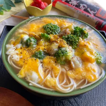 Snapdishの人気料理写真:ブロッコリー＆ベビーホタテno餡かけラーメン