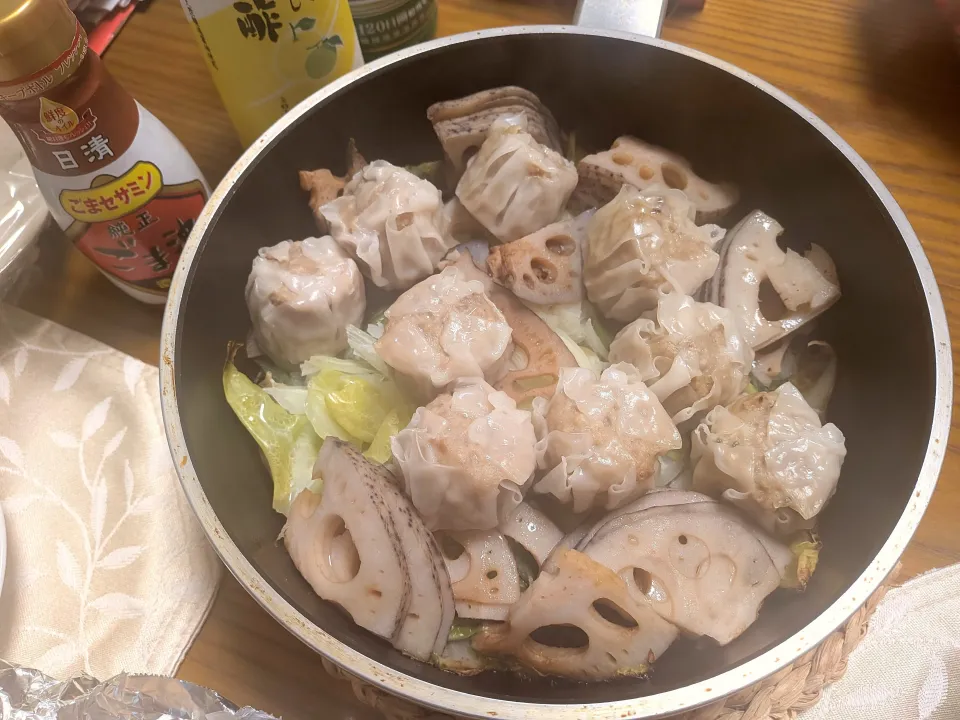 3/10の夕食　野菜と焼売のフライパン蒸し|卯月さん