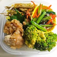 ☆高校生弁当☆ゆかりごはん、金平ゴボウ、小松菜ナムル、ブロッコリーゴマ和え、唐揚げ| ｼｮｺﾗさん