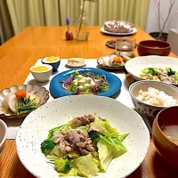 春キャベツと豚のにんにくしょうが塩糀炒めの晩ごはん|むぎこさん