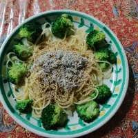 釜揚げシラスとブロッコリーのパスタ|はやとさん