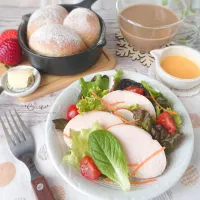 軽めのお昼＊レンジぱん&サラダ|ゆずぽんさん