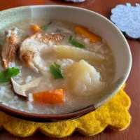 コラーゲンたっぷり　手羽先のお粥さん