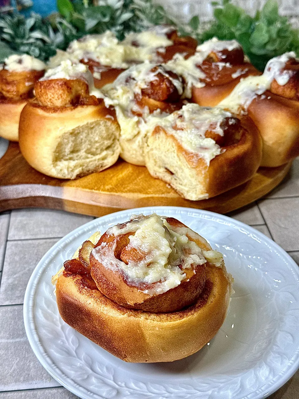 アップルシナモンロール🍎|鬼百合さん