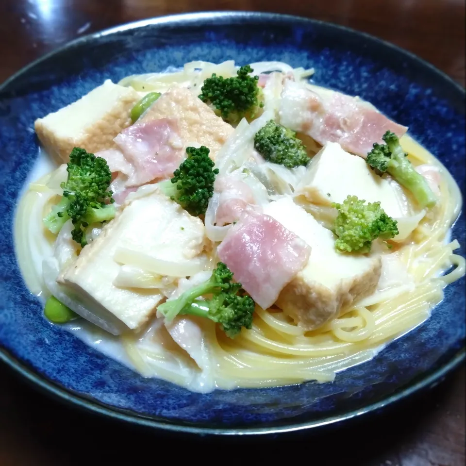 厚揚げベーコンブロッコリーホワイトスープパスタ🤣🥦🍝|ソコツモノさん