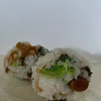 イカリ豆とブロッコリーの混ぜご飯おにぎり|そらまめさん
