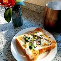 朝ご飯🍞ちりめんマヨ塩昆布&☕️|ヨウコさん