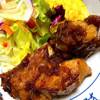 かみさんの”スペアリブ＆ ベビーリーフサラダ”＠ 自宅飯|平大さん