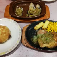 若鶏のディアボラ風、フォッカチオ、イタリアンハンバーグ、ライス、ムール貝のガーリック焼き、ほうれん草のソテー、ドリンクバー(夕飯、サイゼリヤ)|enarinさん